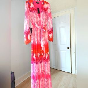 Pink Design Dress!🩷🤍